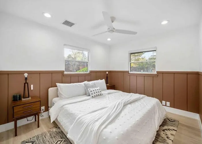 Heart Of Uptown Retreat Estate With Views And Hot Tubs *