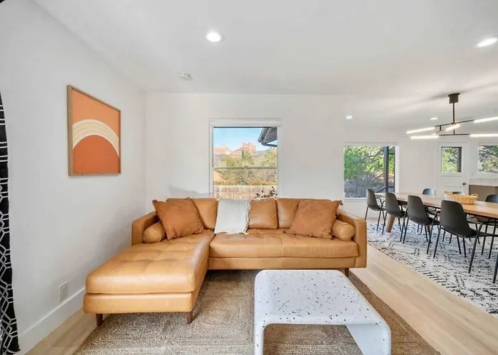 Heart Of Uptown Retreat Estate With Views And Hot Tubs *