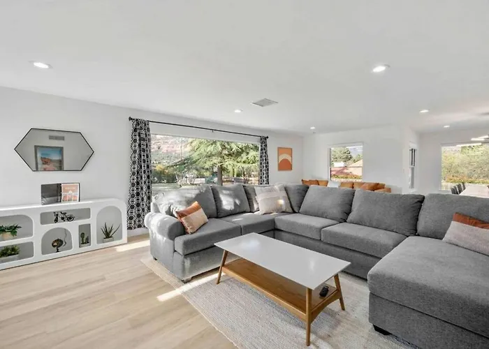 Heart Of Uptown Retreat Estate With Views And Hot Tubs *