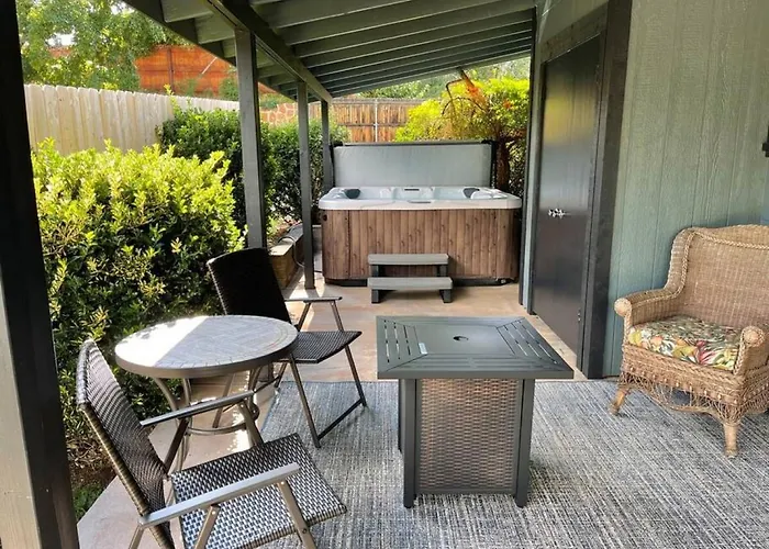 Holiday home Heart Of Uptown Retreat Estate With Views And Hot Tubs Sedona