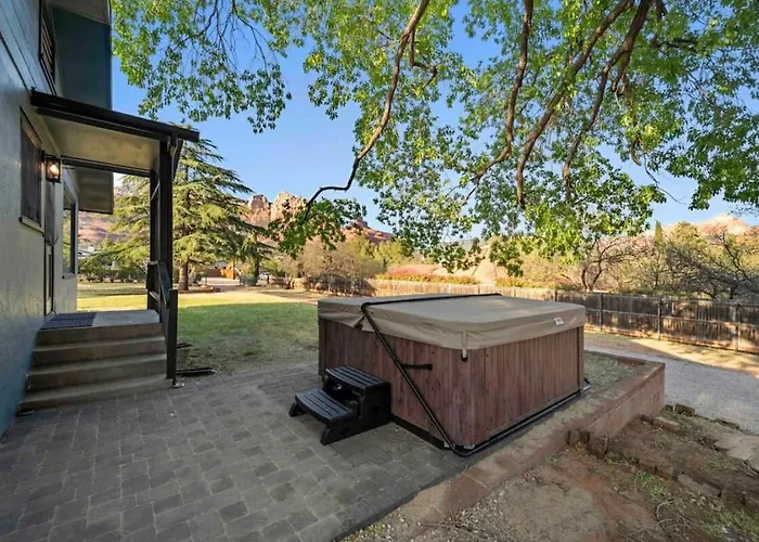 Heart Of Uptown Retreat Estate With Views And Hot Tubs Sedona