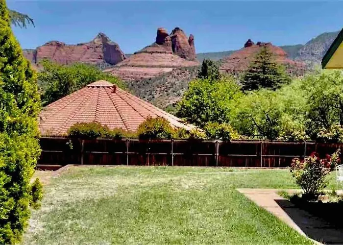 Holiday home Heart Of Uptown Retreat Estate With Views And Hot Tubs
